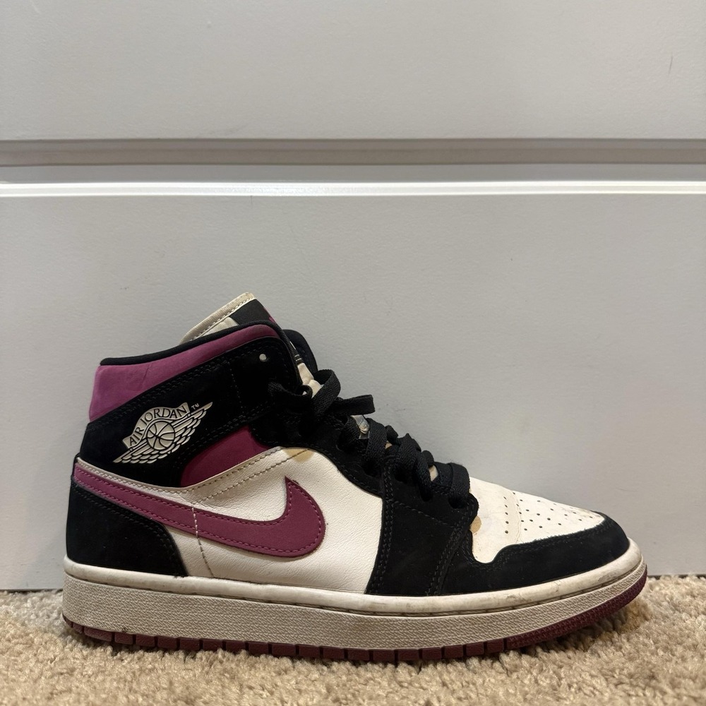 Nike Air Jordan 1 Mid Shoes Womens Size 7.5 Multicolor Sneakers BQ6472-005